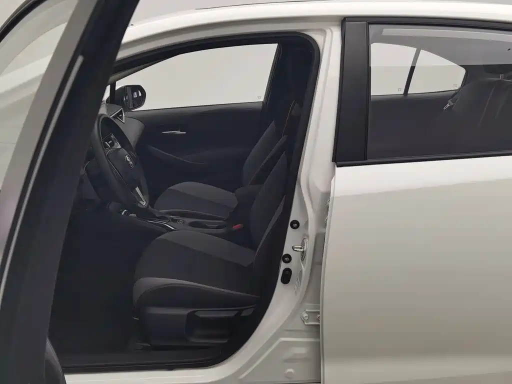 Toyota Corolla 2023 — фото 10