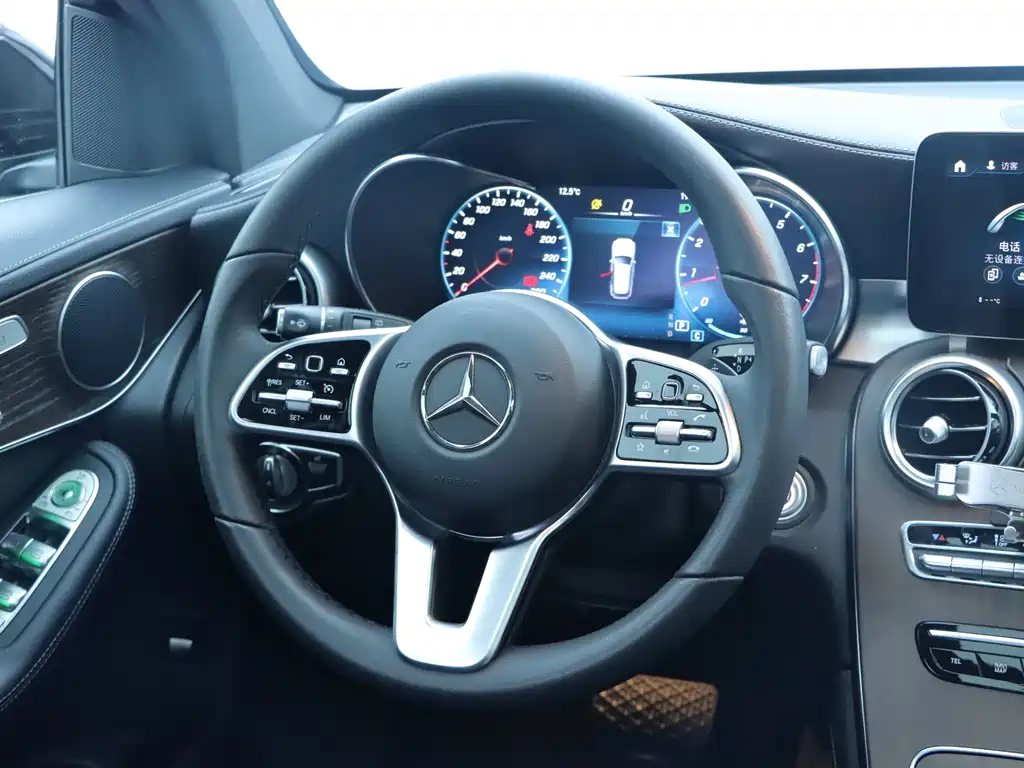 Mercedes-Benz GLC 2021 — фото 16