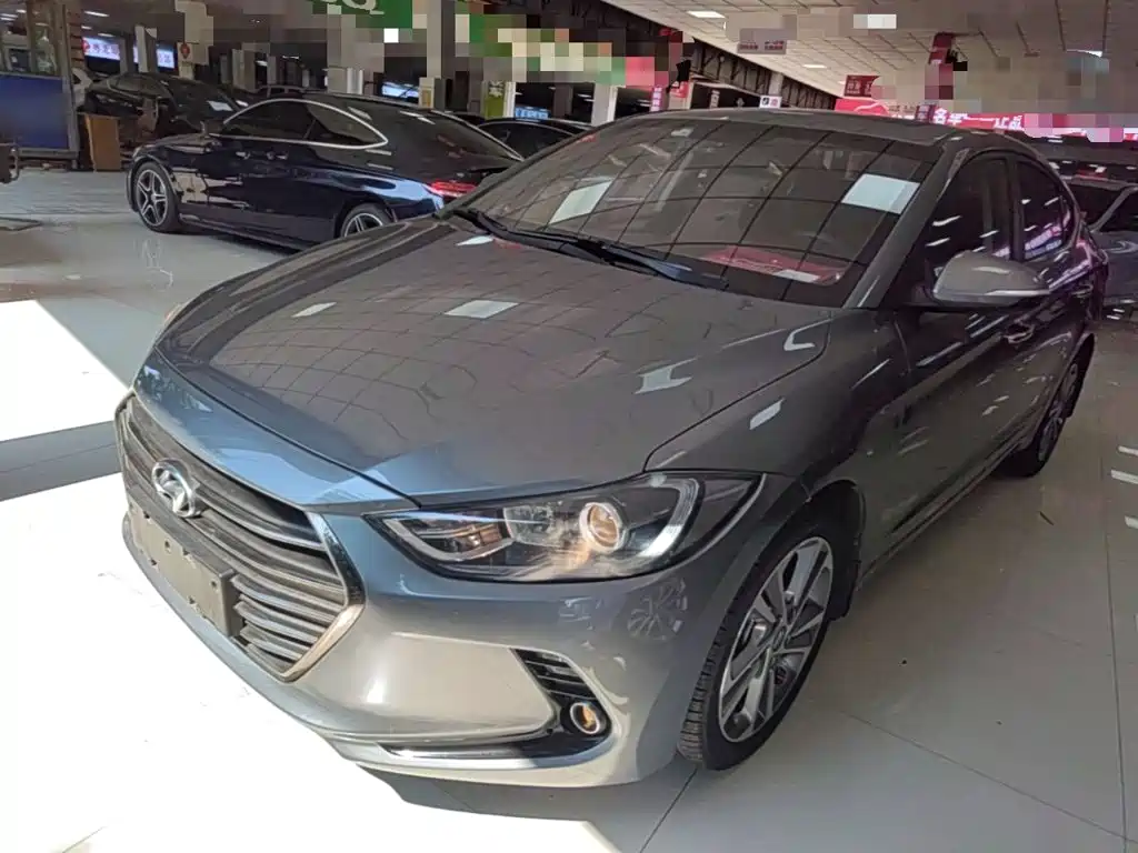Hyundai Elantra 2019 — фото 2