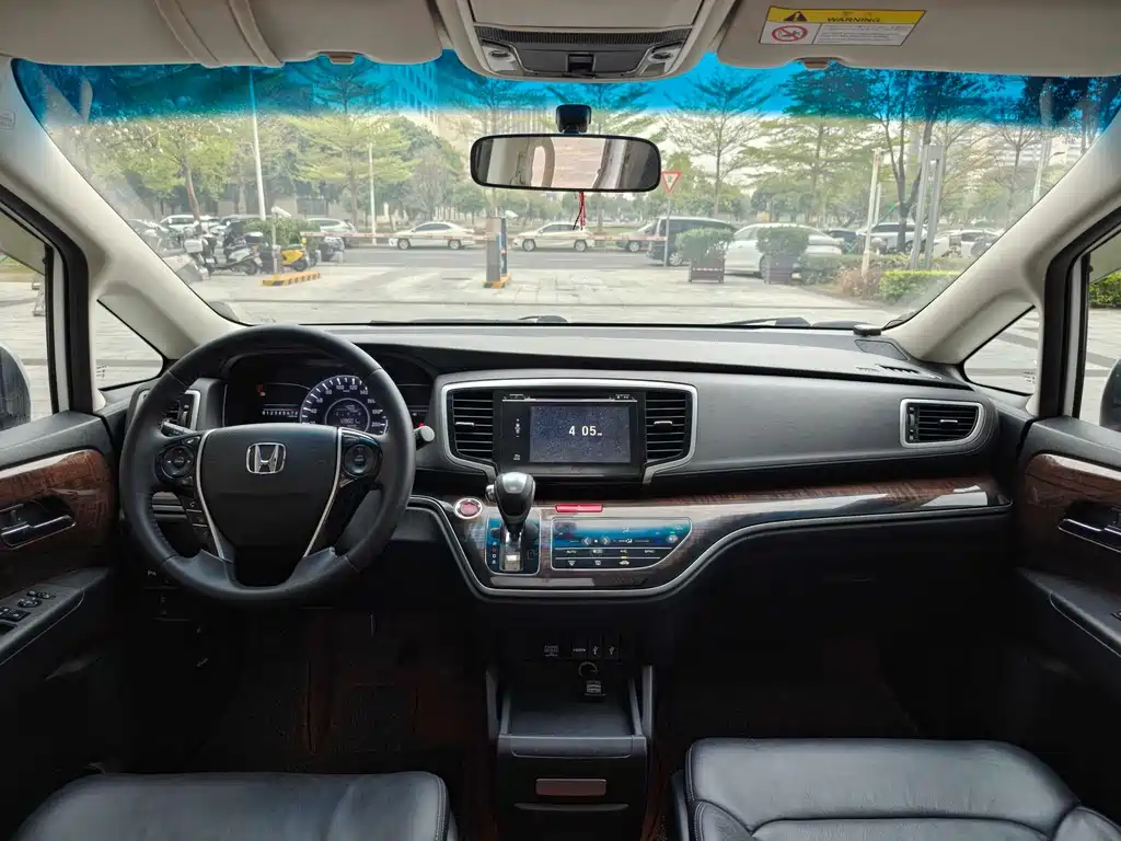 Honda Odyssey 2017 — фото 12