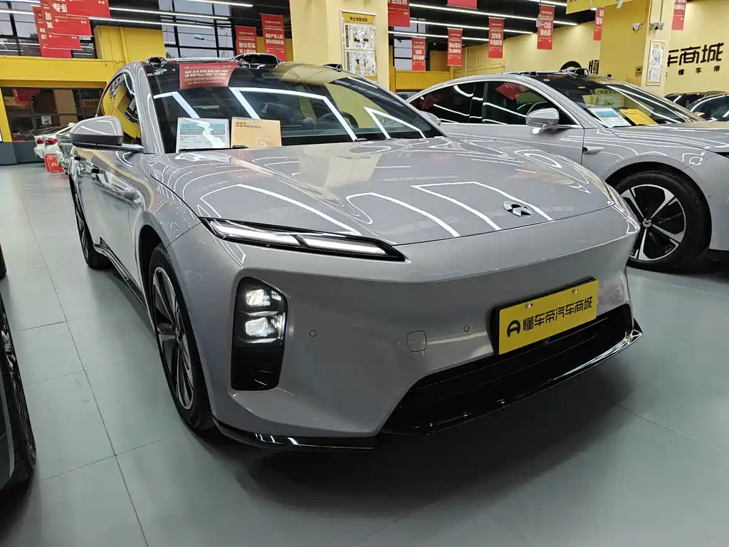 NIO ET5 2025