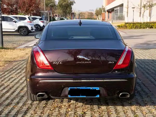 Jaguar XJ 2015