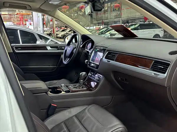 Volkswagen Touareg 2014