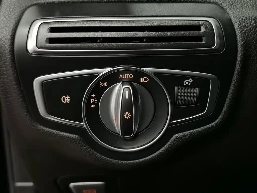 Mercedes-Benz C-Class 2017 — фото 21