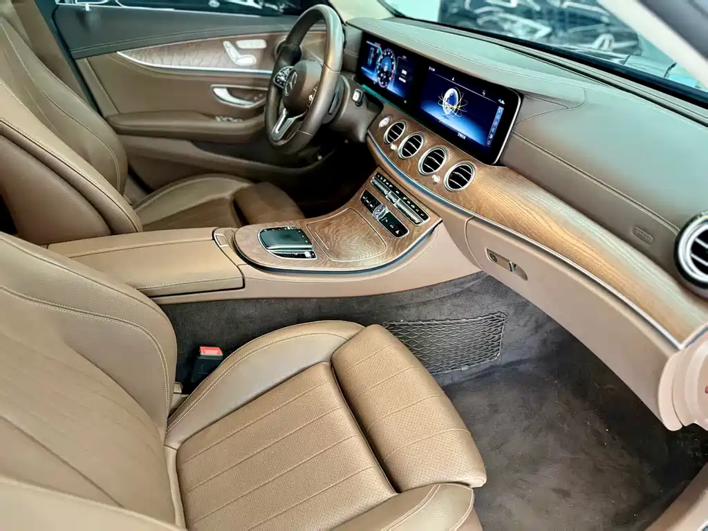 Mercedes-Benz E-Class 2019 — фото 11