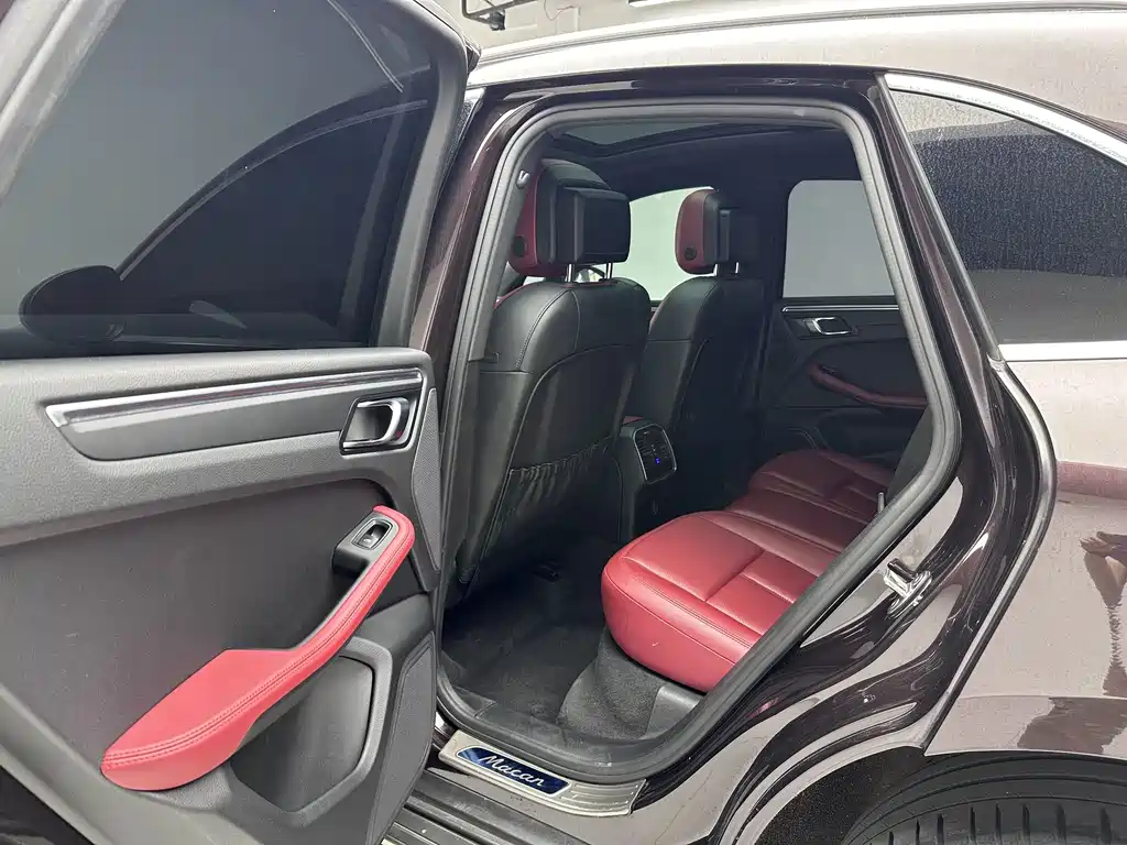 Porsche Macan 2019 — фото 12