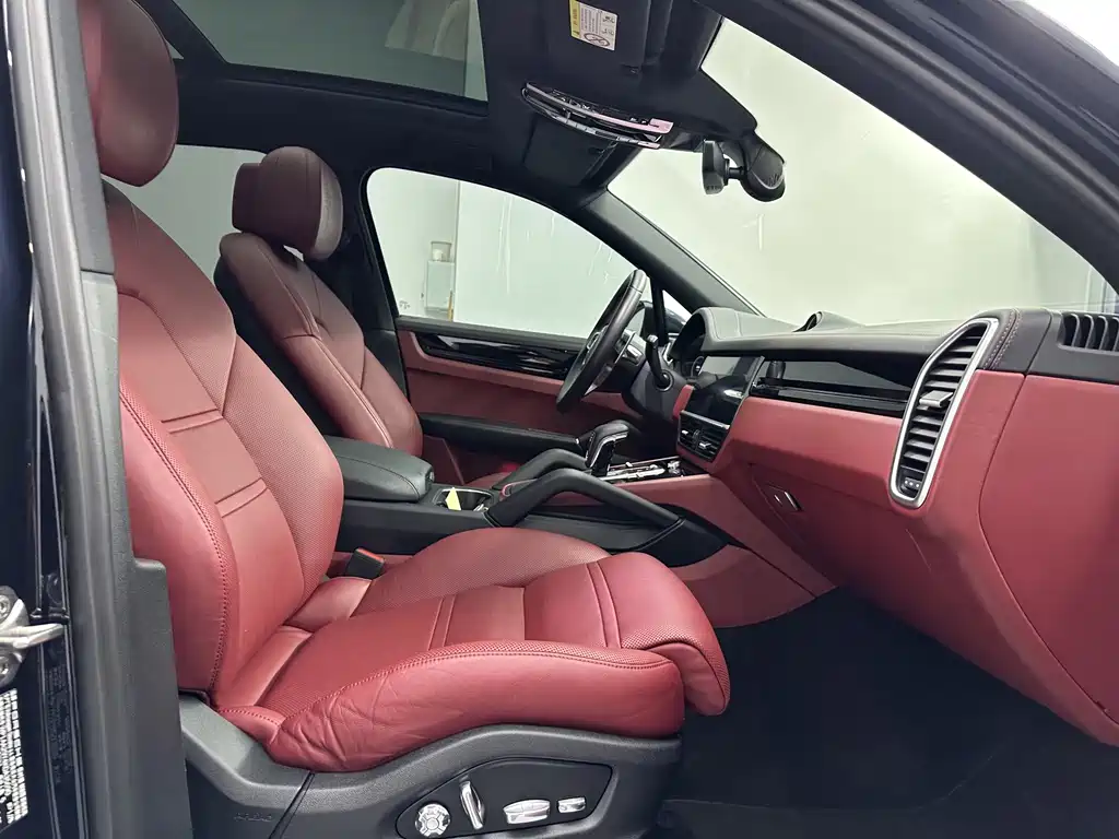 Porsche Cayenne 2019 — фото 12