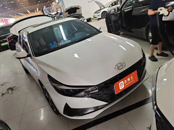Hyundai Elantra 2021