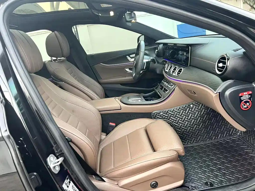 Mercedes-Benz E-Class 2022