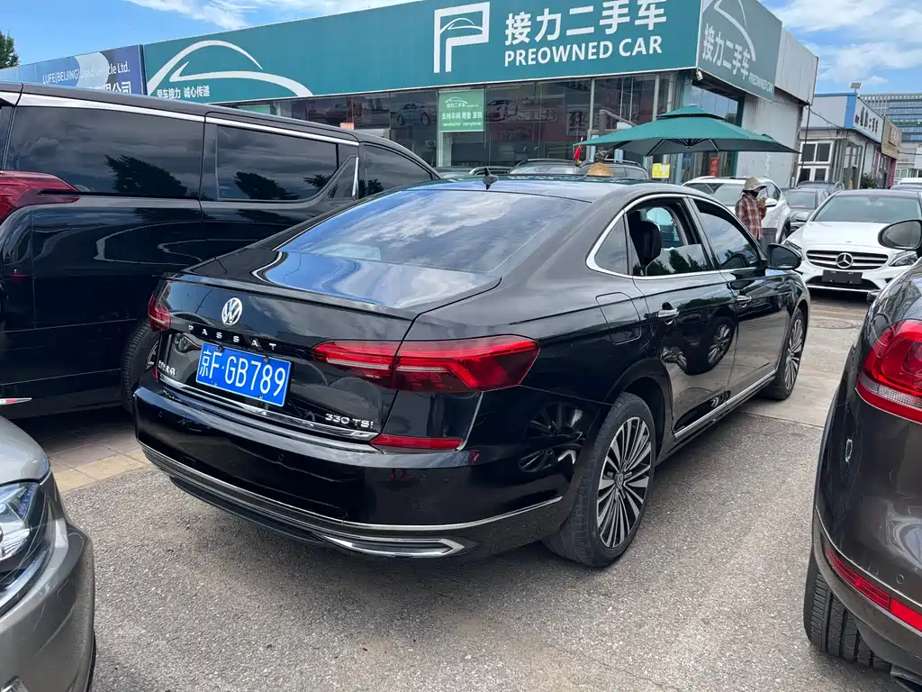 Volkswagen Passat 2019 — фото 11