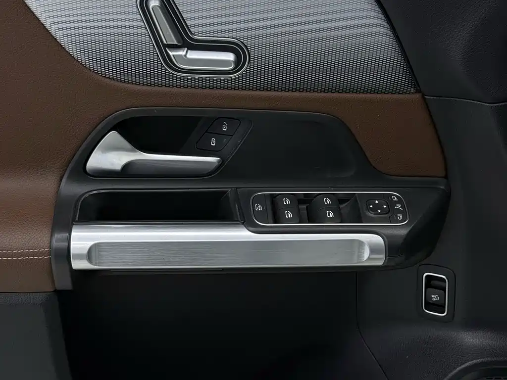 Mercedes-Benz GLB 2020 — фото 11