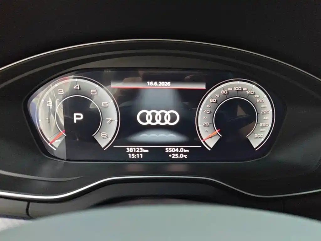 Audi Q5L 2024 — фото 12