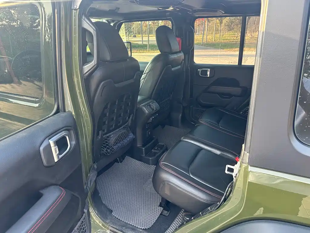 Jeep Wrangler 2021 — фото 11