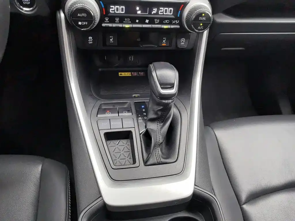 Toyota RAV4 2023 — фото 13