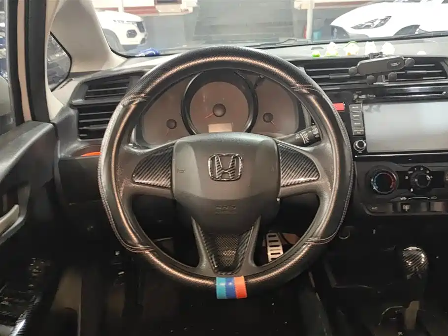 Honda Fit 2015 — фото 15