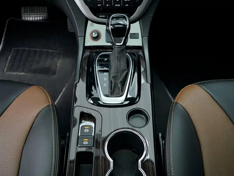 GAC Trumpchi GS5 Super 2016 — фото 17