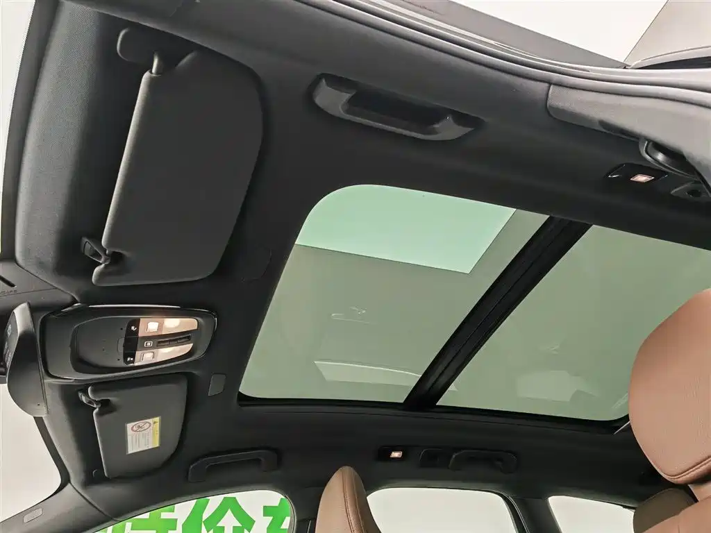 Volvo XC60 2021 — фото 14