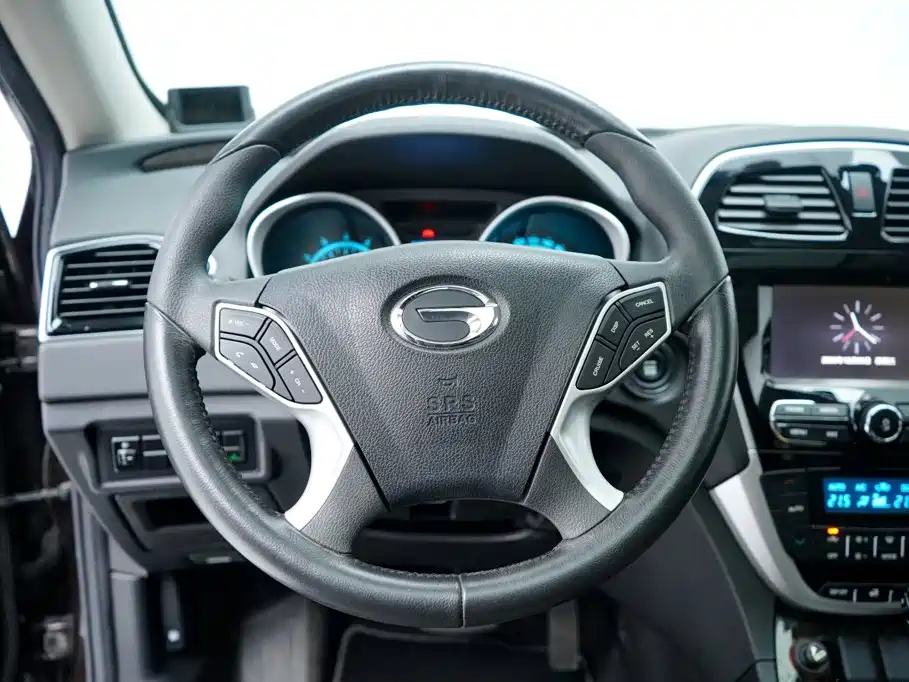 GAC Trumpchi GS5 Super 2016 — фото 15