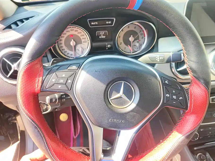 Mercedes-Benz GLA 2015 — фото 15