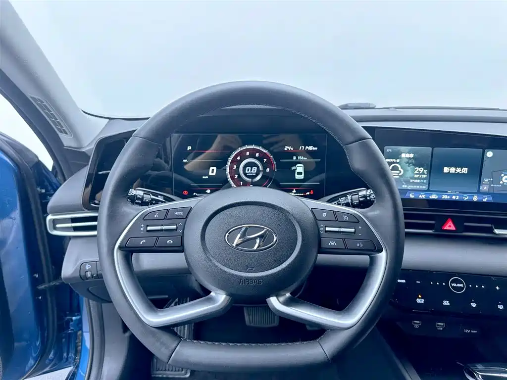 Hyundai Elantra 2023