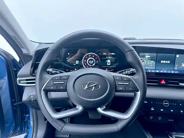 Hyundai Elantra 2023