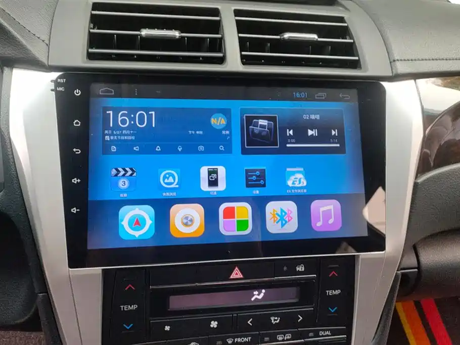 Toyota Camry 2015 — фото 13