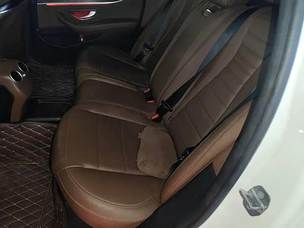 Mercedes-Benz E-Class 2019 — фото 17