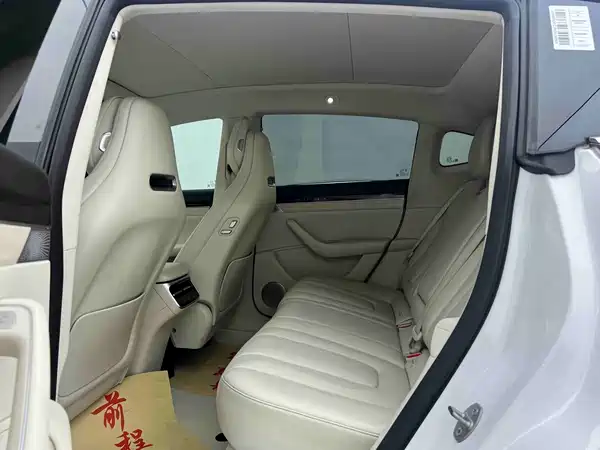 Luxeed R7 2025
