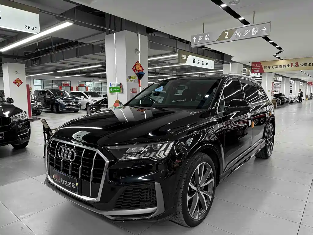 Audi Q7 2021 — фото 1