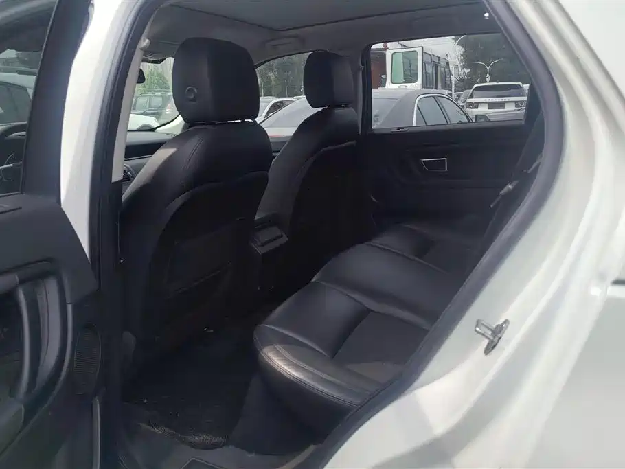Land Rover Discovery Sport 2017 — фото 11