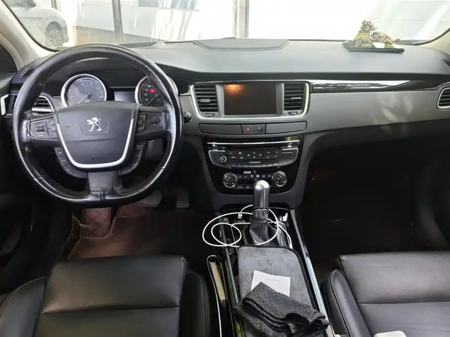 Peugeot 508 2015 — фото 12