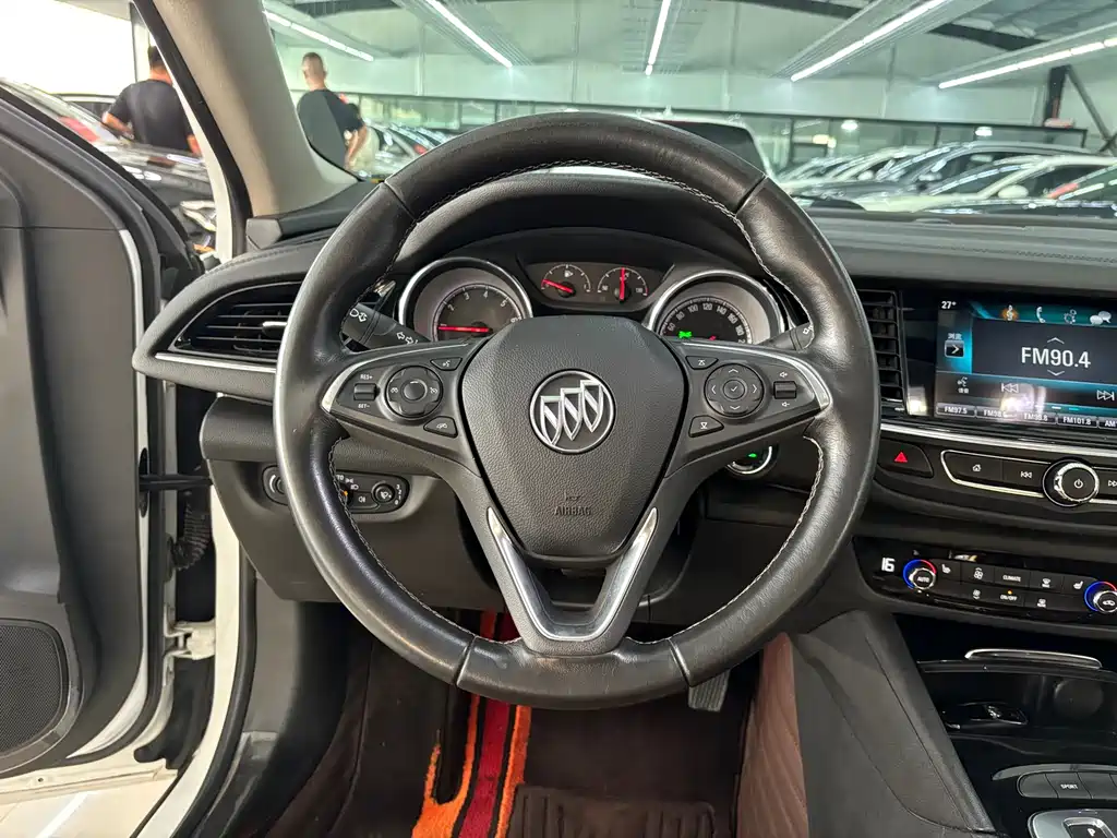 Buick Regal 2020 — фото 10