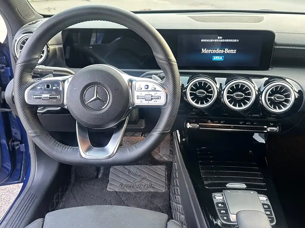 Mercedes-Benz A-Class 2021 — фото 13