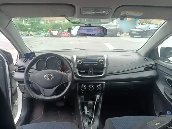 Toyota Yaris L 2017