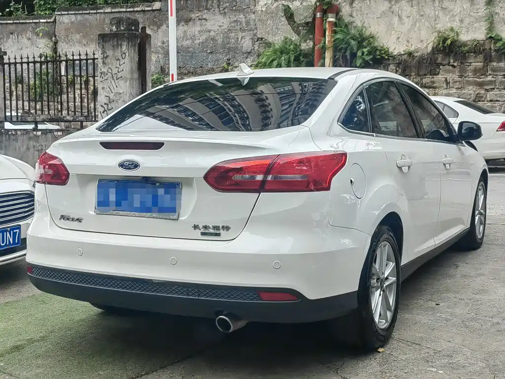 Ford Focus 2017 — фото 13