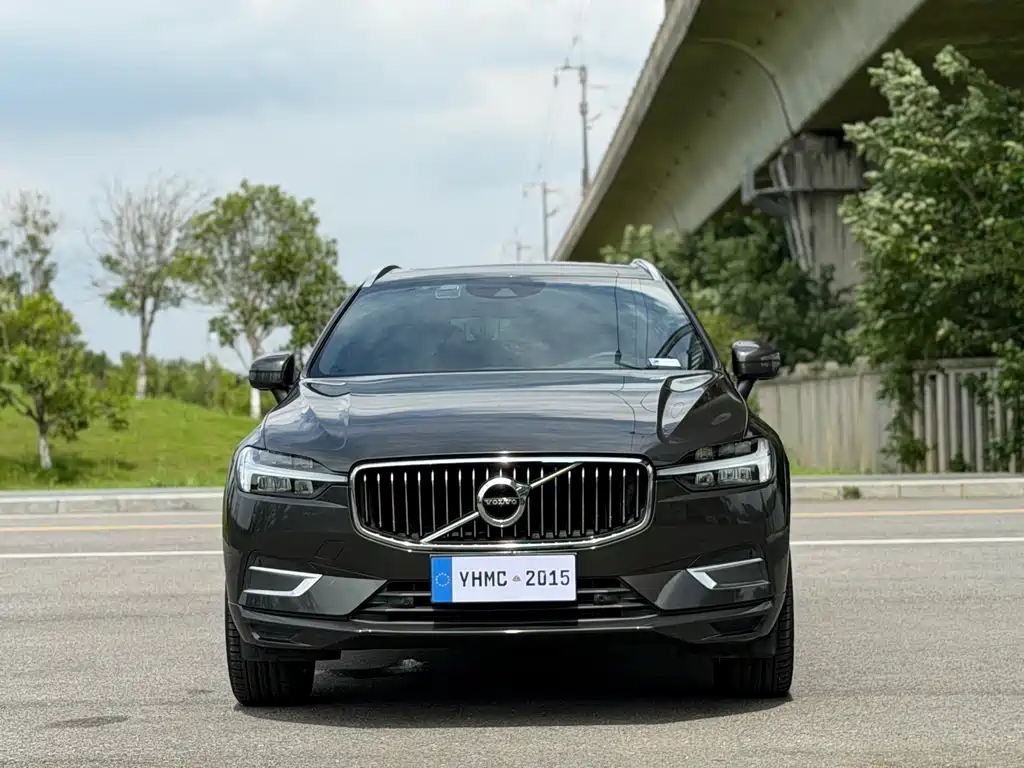 Volvo XC60 2021 — фото 2