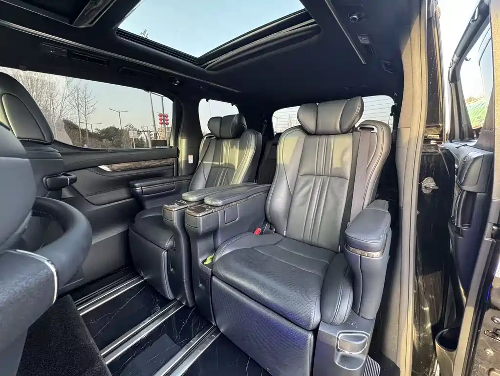 Toyota Alphard 2018 — фото 6