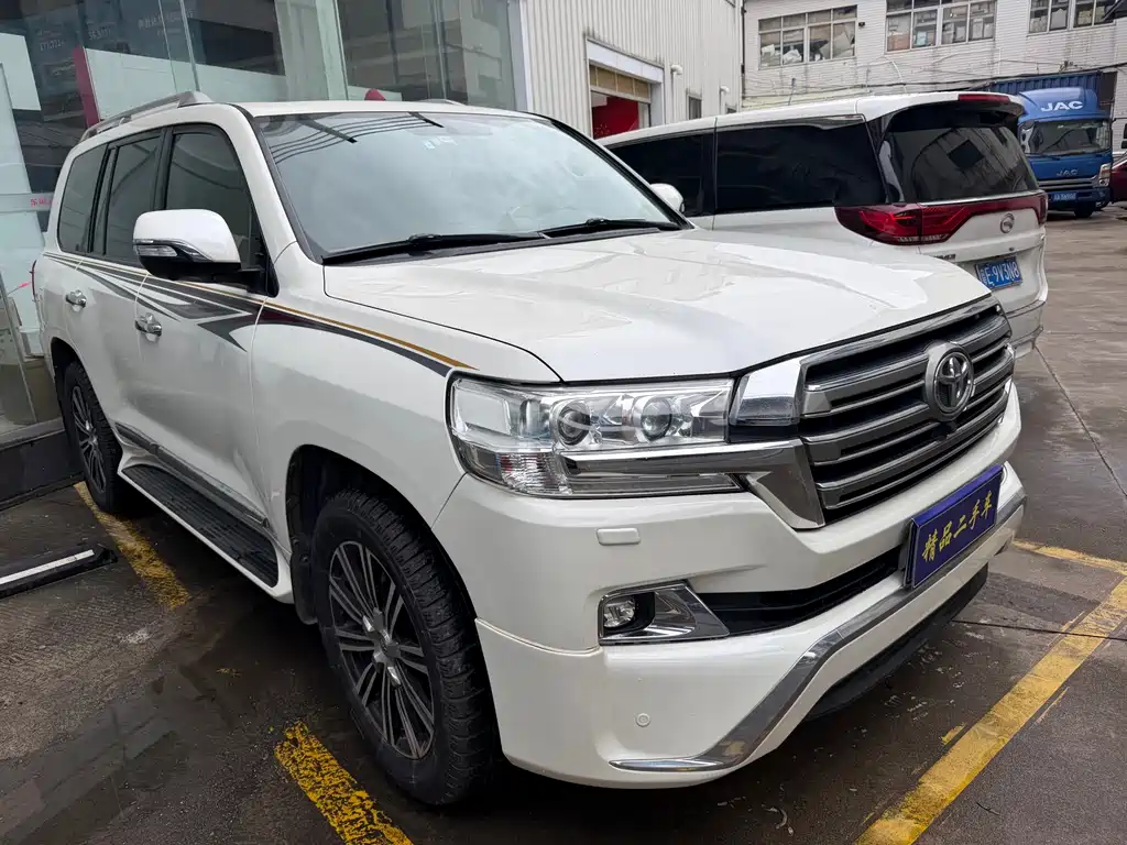 Toyota Land Cruiser 2018 — фото 3