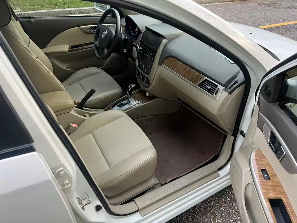 Buick Excelle 2015 — фото 15