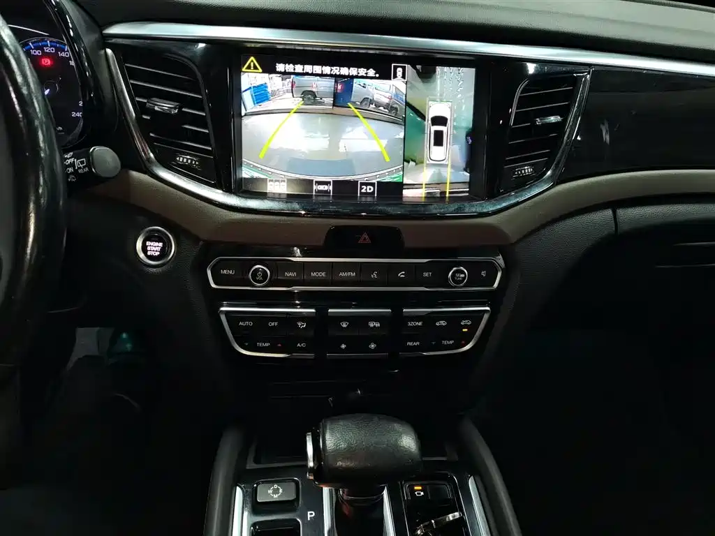 GAC Motor Trumpchi GS8 2017 — фото 13