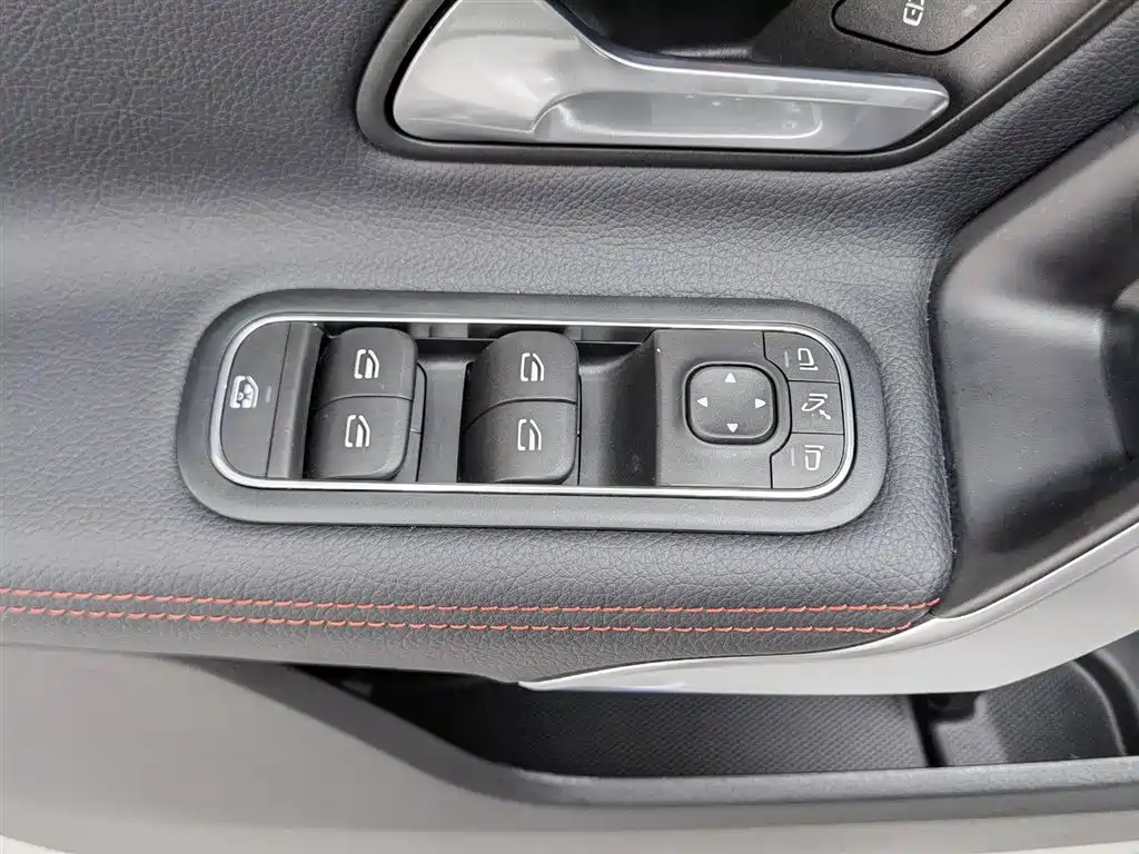 Mercedes-Benz A-Class 2025 — фото 9