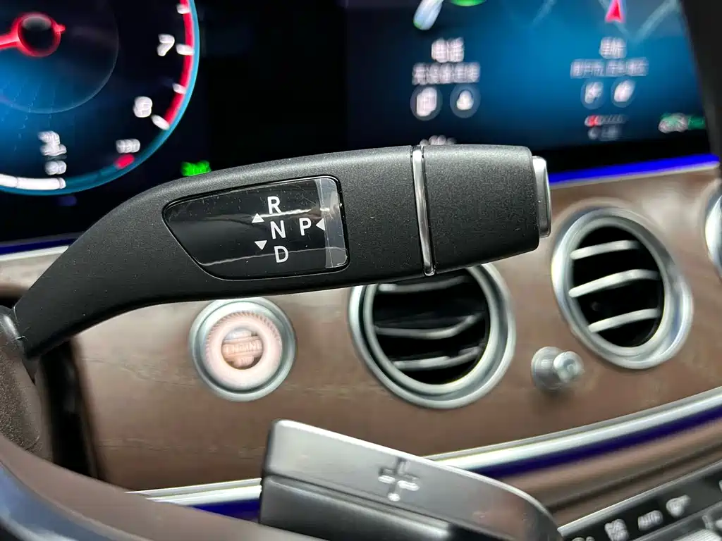 Mercedes-Benz E-Class 2022 — фото 25