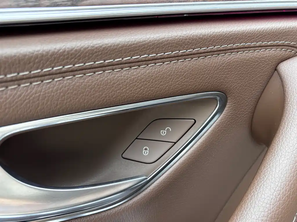Mercedes-Benz E-Class 2023 — фото 14