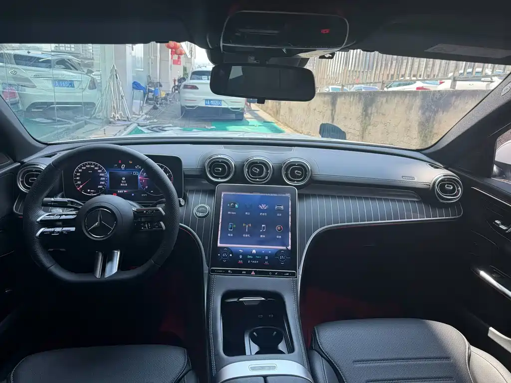 Mercedes-Benz C-Class 2024
