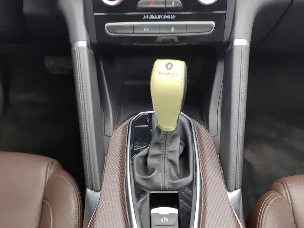 Renault Koleos 2018 — фото 13