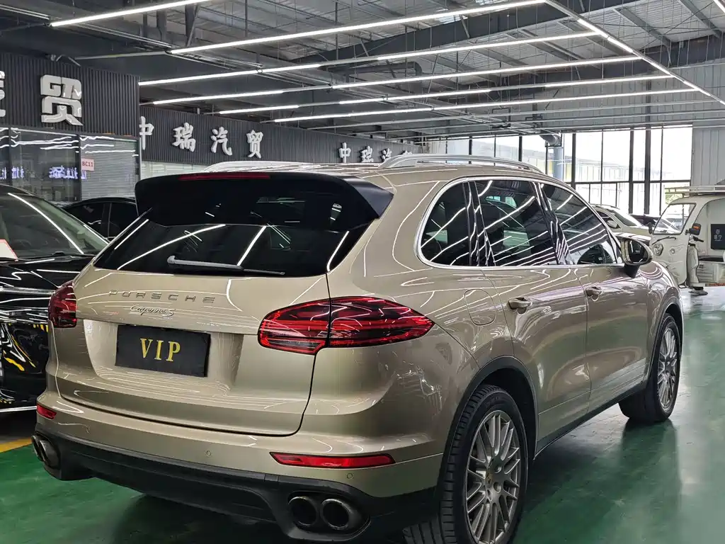 Porsche Cayenne 2015 — фото 9