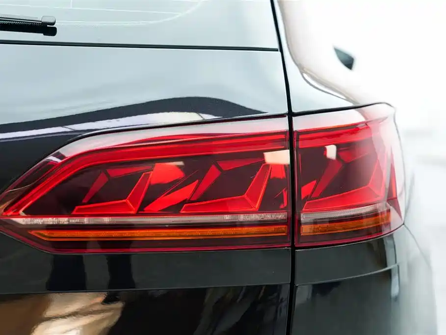 Volkswagen Touareg 2020 — фото 14
