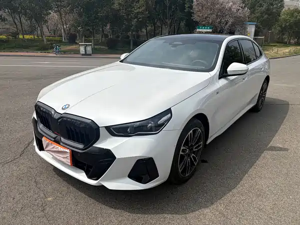 BMW 5 Series 2025