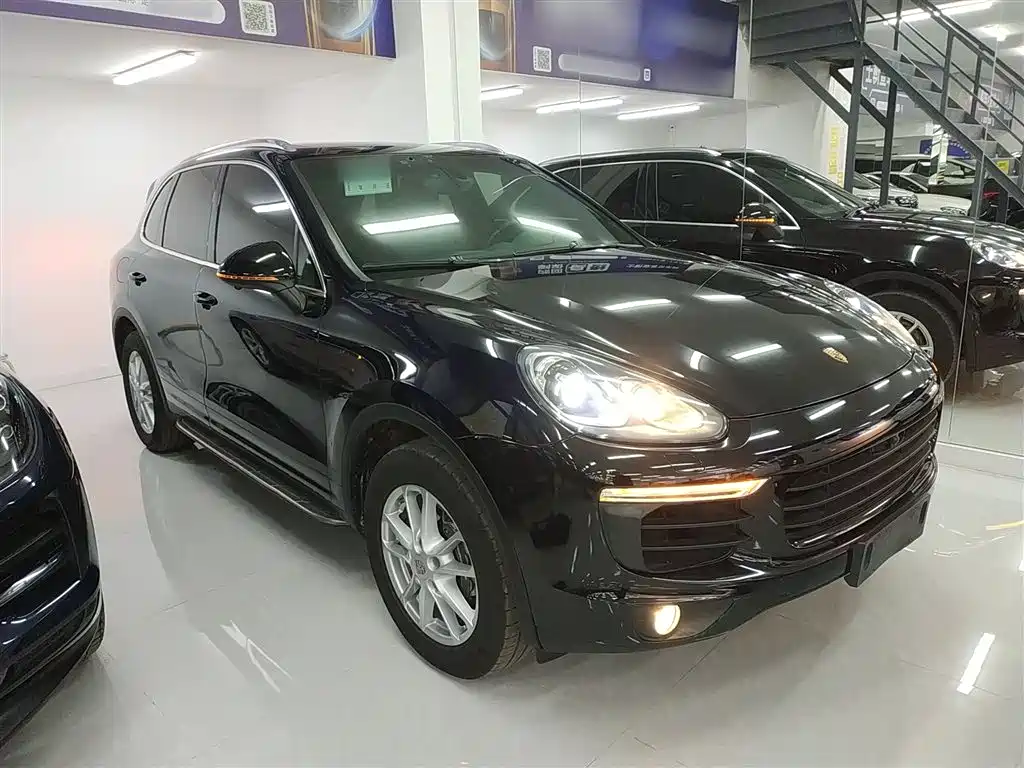 Porsche Cayenne 2018 — фото 22