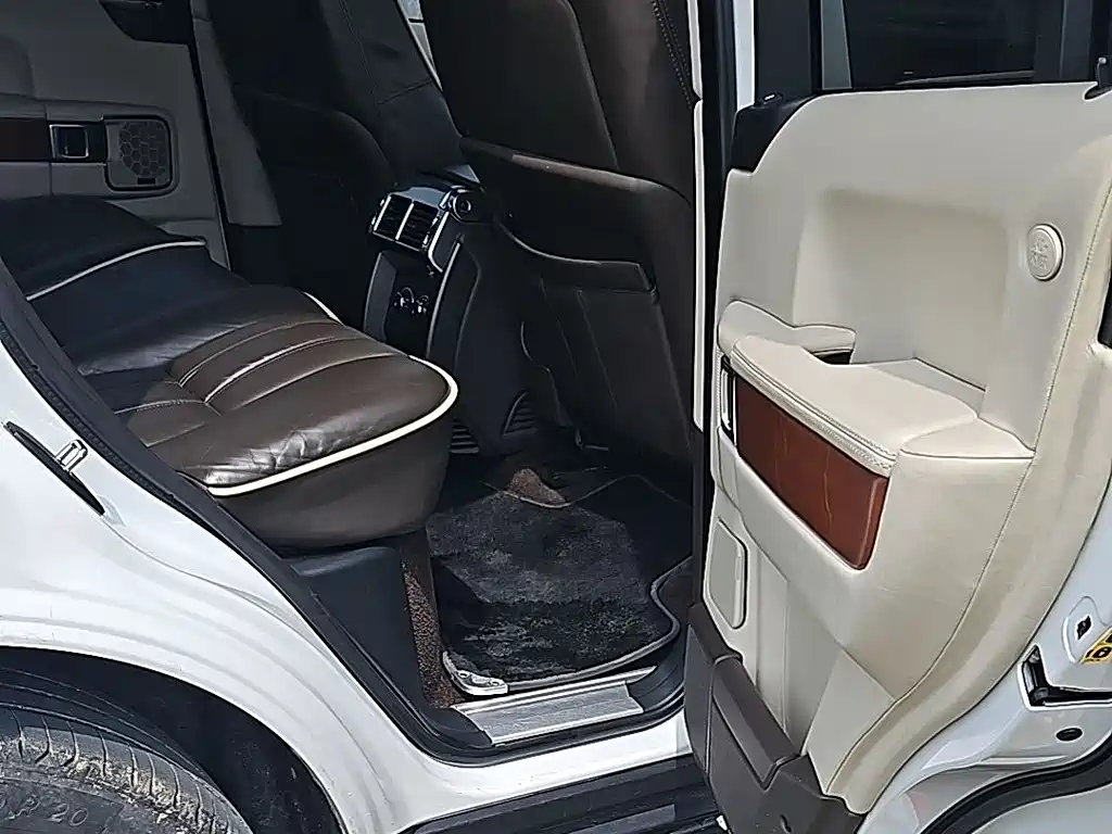 Land Rover Range Rover 2012 — фото 11
